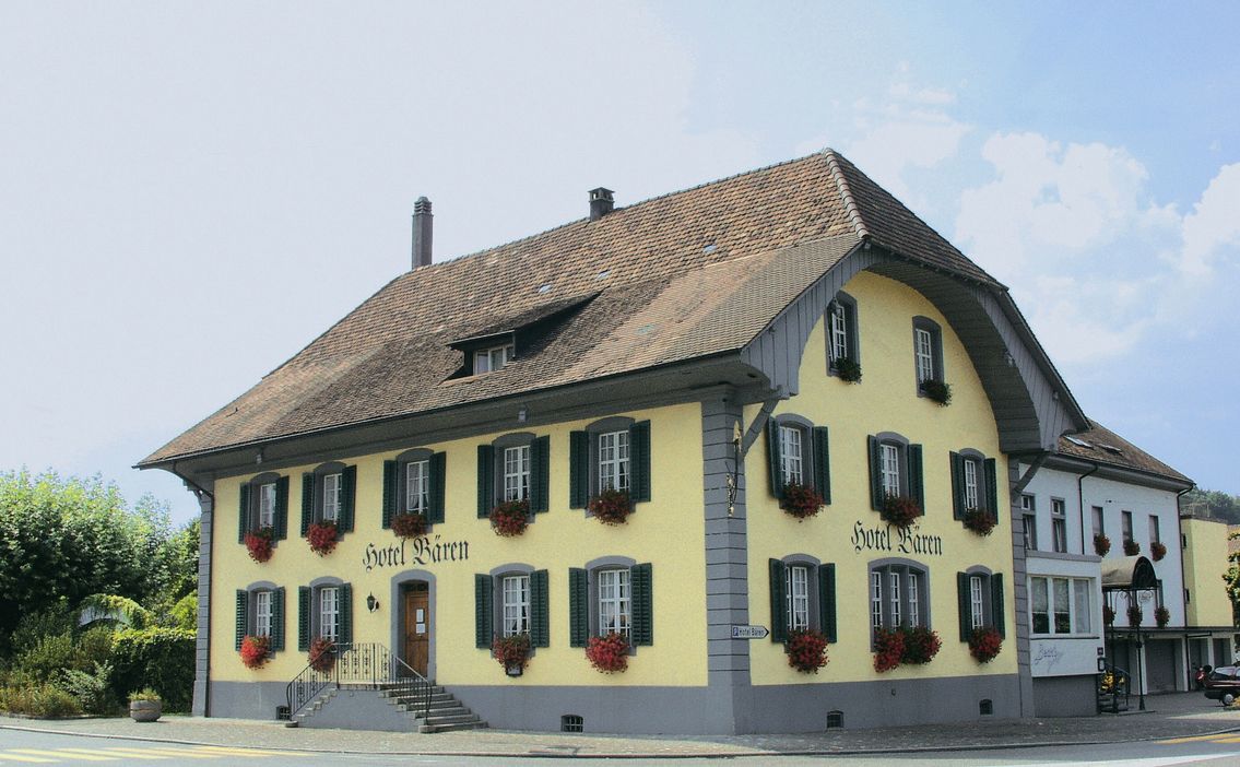 Hotel Bären Suhr